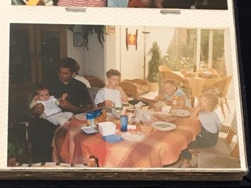 een oude foto van tom en tinie