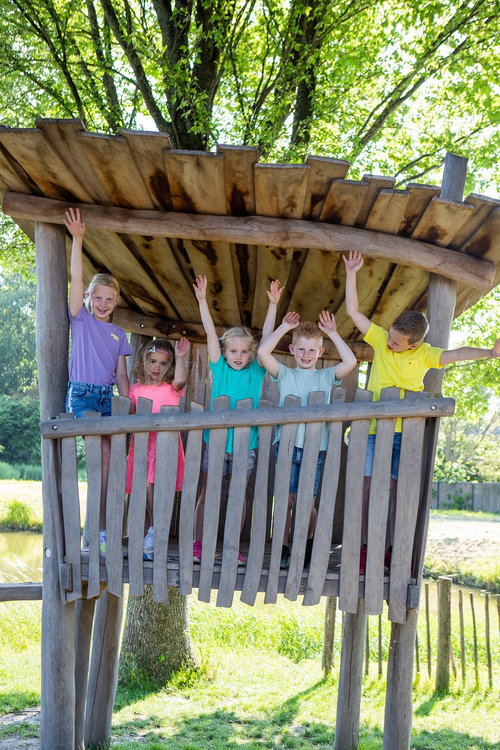 foto van een groepje kinderen op de BSO