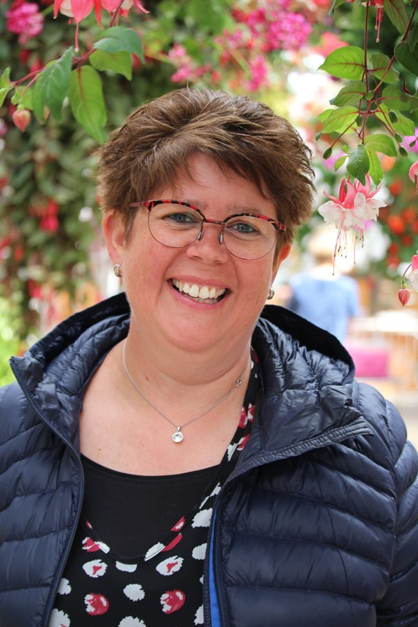 portretfoto van gastouder miranda uit edam