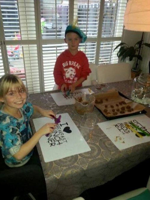 kinderen bakken