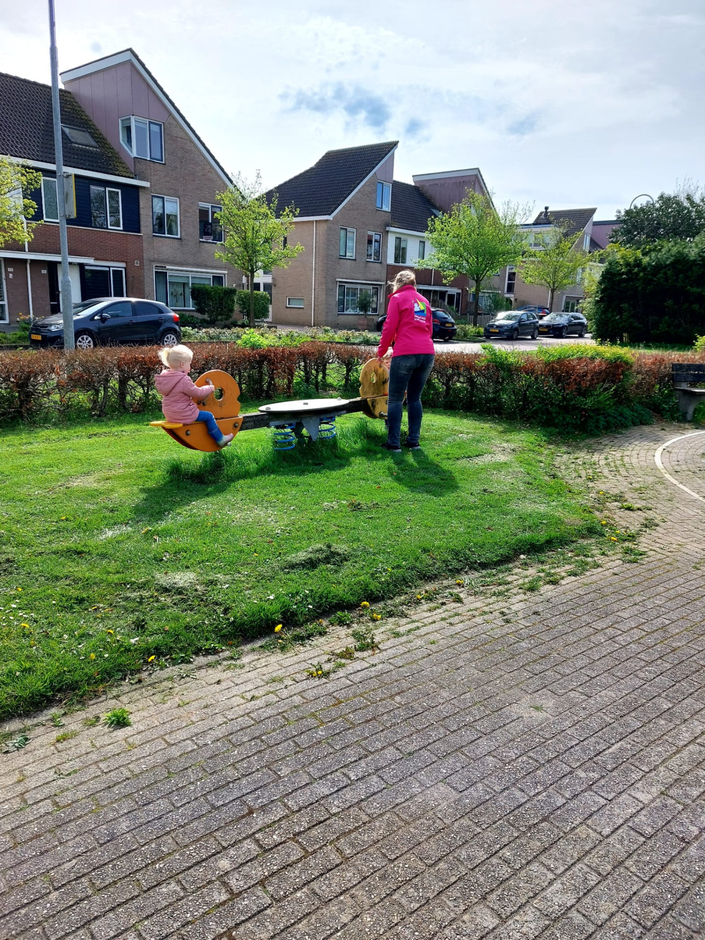 kinderen zitten op wipwap