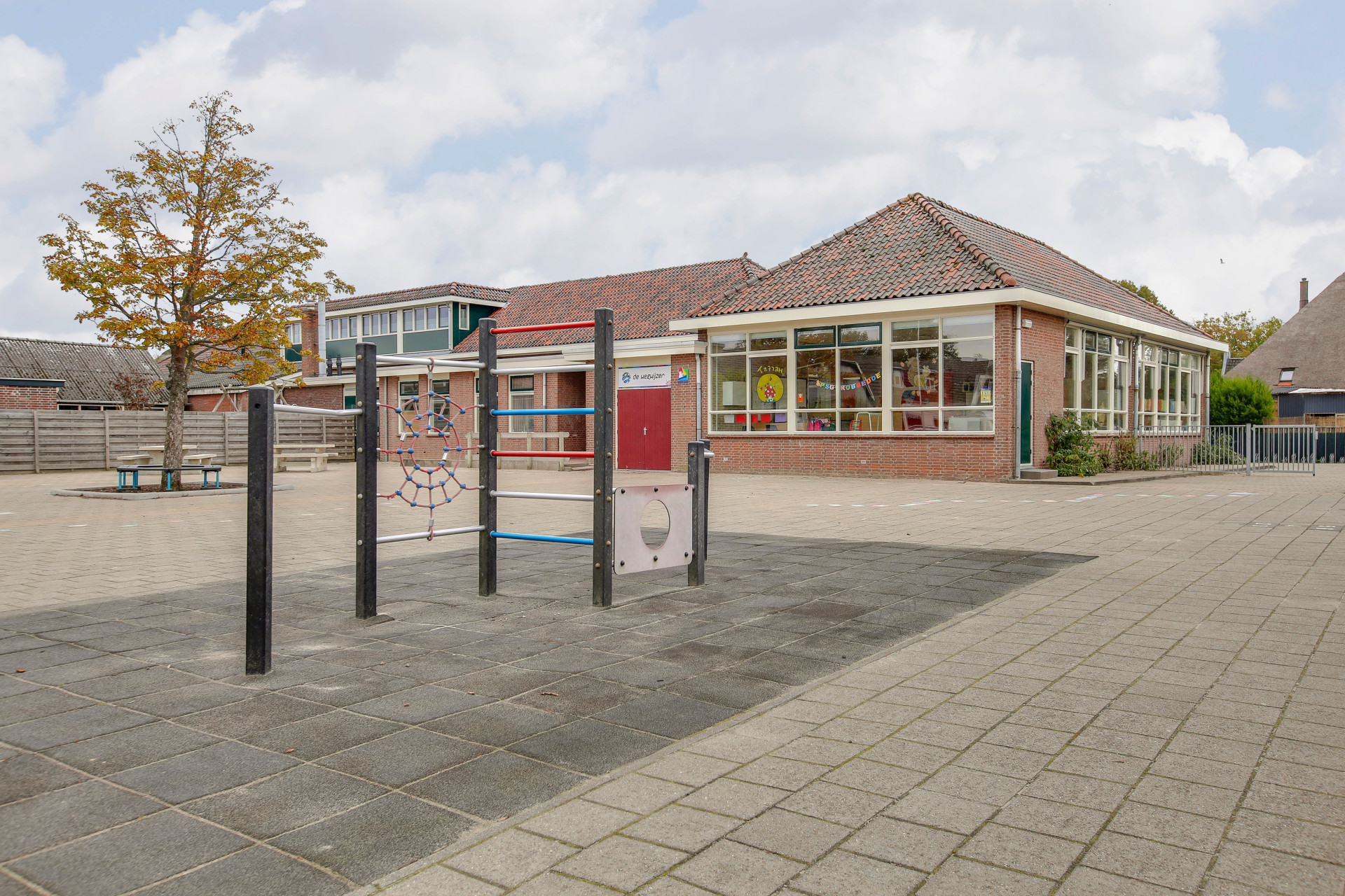 plein en gebouw locatie Robbedoes in Opperdoes
