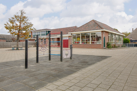 plein en gebouw locatie Robbedoes in Opperdoes