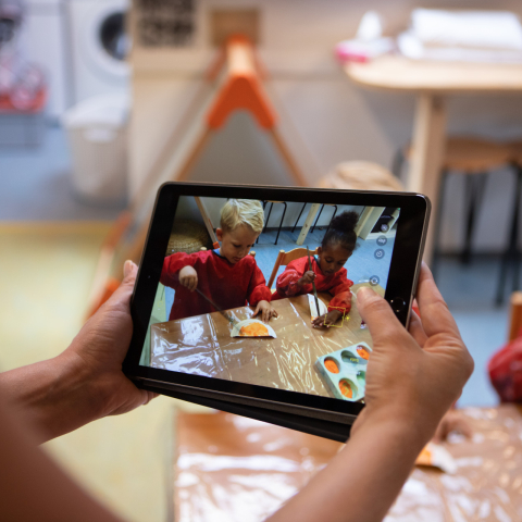 Foto van ipad die een foto maakt